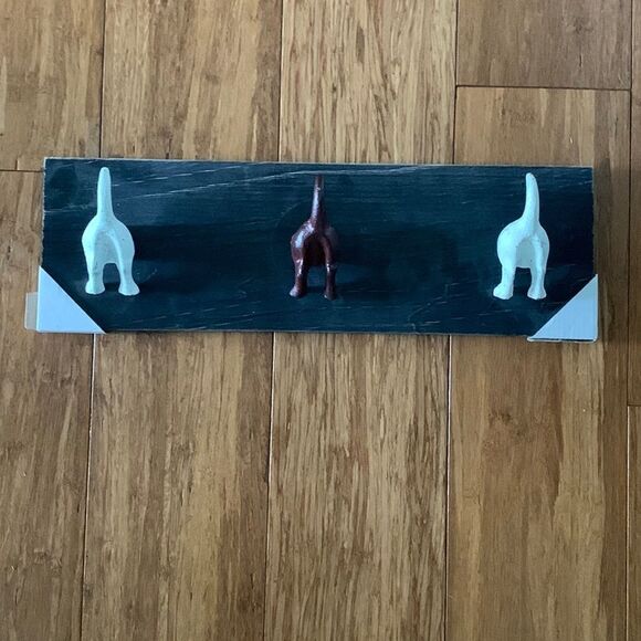 NWT Dog Tail Wall Hook Rack -Concepts In Time - Picture 1 of 6